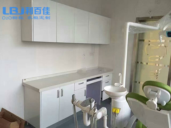 為什么口腔專科裝修找利百佳定制櫥柜、衣柜、衛(wèi)浴柜